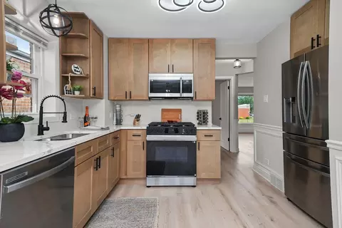 Kitchen - 62 E 144th St, Riverdale, IL 60827 photo 2 of 4