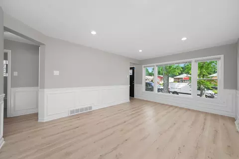 Living - 62 E 144th St, Riverdale, IL 60827 photo 2 of 7