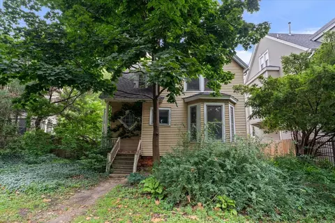 6729 N Ashland Ave, Chicago, IL 60626