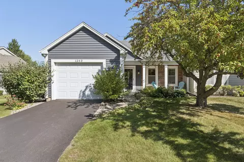 1263 Huntington Dr, Mundelein, IL 60060