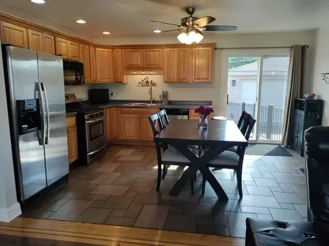 8741 S Cranbrook Ln, Bridgeview, IL 60455 photo 11