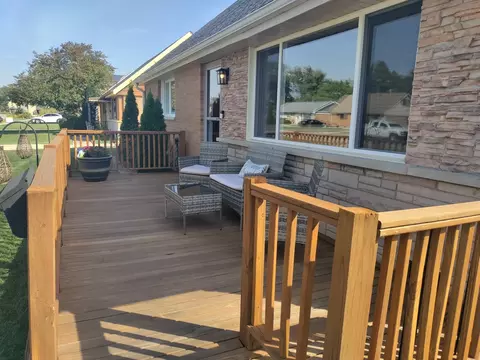 8741 S Cranbrook Ln, Bridgeview, IL 60455 photo 2