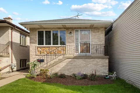 6856 W Montrose Ave, Harwood Heights, IL 60706