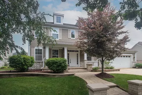 3031 Settlers Pkwy, Elgin, IL 60124