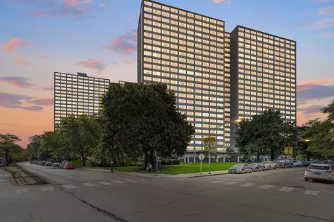 4800 S Lake Park Ave #2301A, Chicago, IL 60615