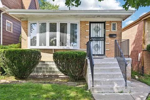 10102 S La Salle St, Chicago, IL 60628