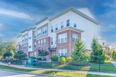 3573 Mulligan Dr, Woodridge, IL 60517