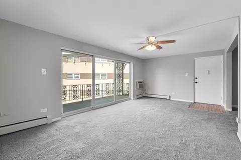 Living - 301 E Plainfield Rd #4, La Grange, IL 60525 photo 2 of 2
