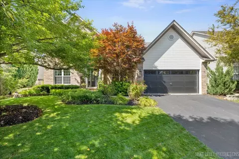 598 Lake Ridge Dr, South Elgin, IL 60177