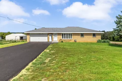 13915 Berglund Rd, Winnebago, IL 61088