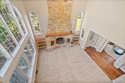 Living - 30 W260 White Oak Ln, Wayne, IL 60184 photo 6 of 6