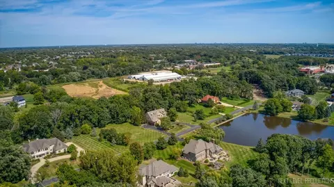 View/Area - 30 W260 White Oak Ln, Wayne, IL 60184 photo 15 of 16