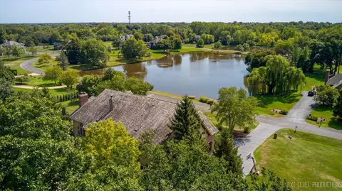 View/Area - 30 W260 White Oak Ln, Wayne, IL 60184 photo 4 of 16