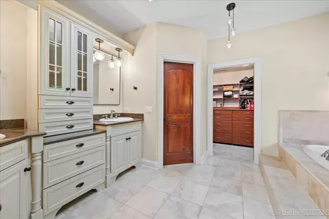 Other - 30 W260 White Oak Ln, Wayne, IL 60184 photo 4 of 12