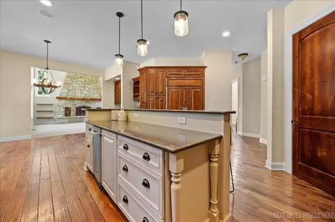 Kitchen - 30 W260 White Oak Ln, Wayne, IL 60184 photo 3 of 3