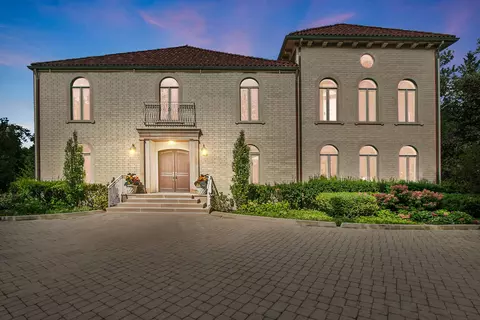 1015 Sheridan Rd, Winnetka, IL 60093