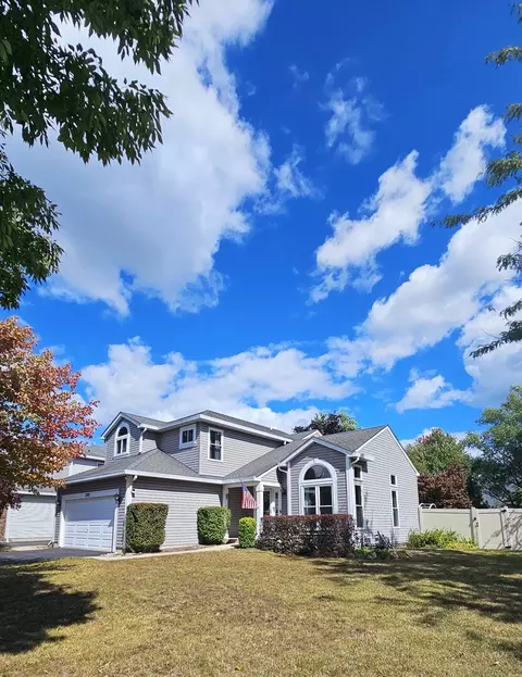 1593 Vineyard Dr, Gurnee, IL 60031