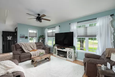 4140 Rivertowne Dr, Plainfield, IL 60586 photo 3
