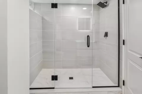 Bath - 408 S Maple St, Itasca, IL 60143 photo 5 of 5