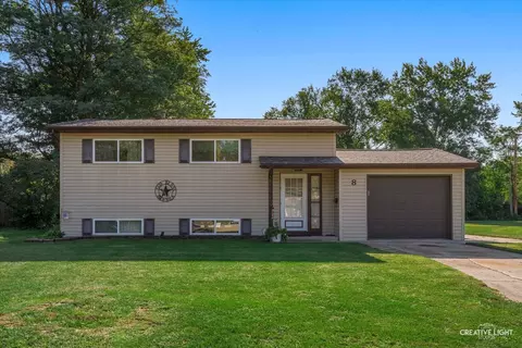8 Clay Ct, Montgomery, IL 60538