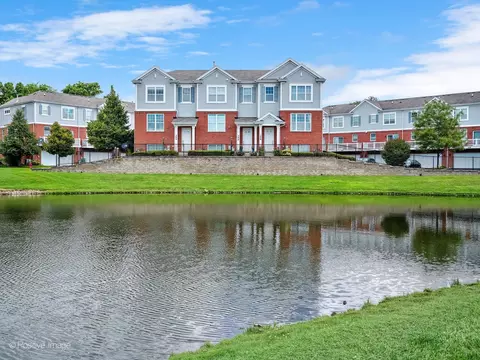 354 Country Club Dr, Prospect Heights, IL 60070