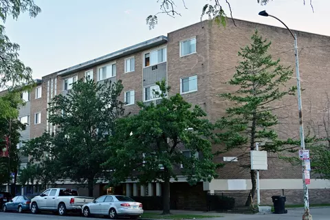 7120 N Sheridan Rd #213, Chicago, IL 60626