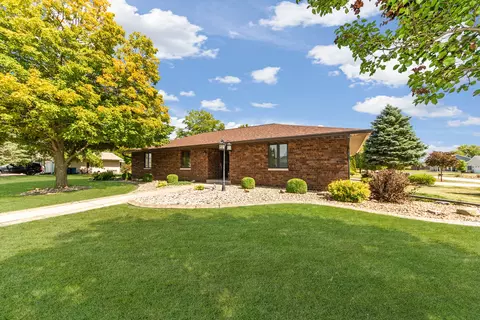 728 Claire St, Minonk, IL 61760