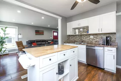 Kitchen - 417 Hyde Park Ave, Hillside, IL 60162 photo 2 of 4