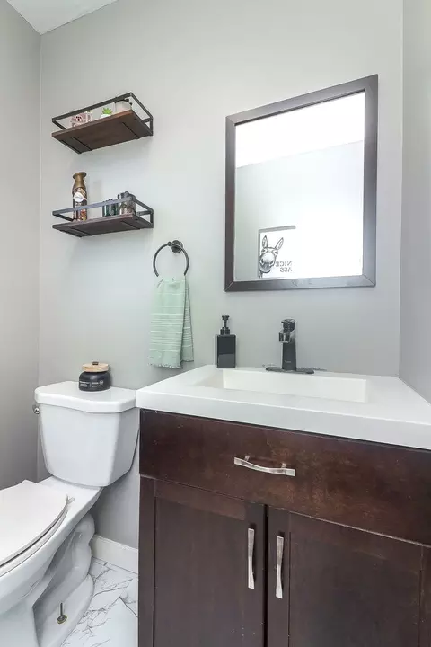 Bath - 417 Hyde Park Ave, Hillside, IL 60162 photo 1 of 2