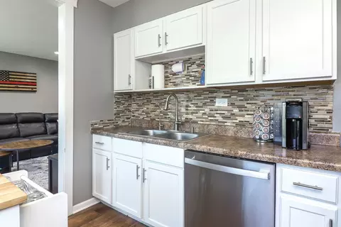 Kitchen - 417 Hyde Park Ave, Hillside, IL 60162 photo 3 of 4
