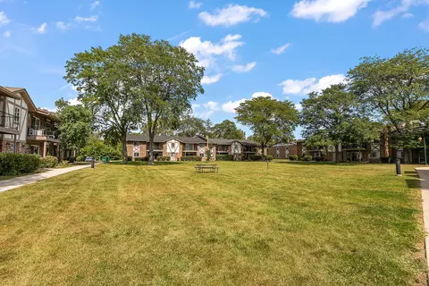 Exterior - 16 W540 Lake Dr #9-104, Willowbrook, IL 60527 photo 1 of 1