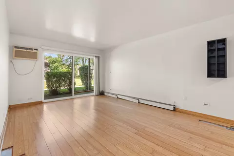 Living - 16 W540 Lake Dr #9-104, Willowbrook, IL 60527 photo 1 of 2