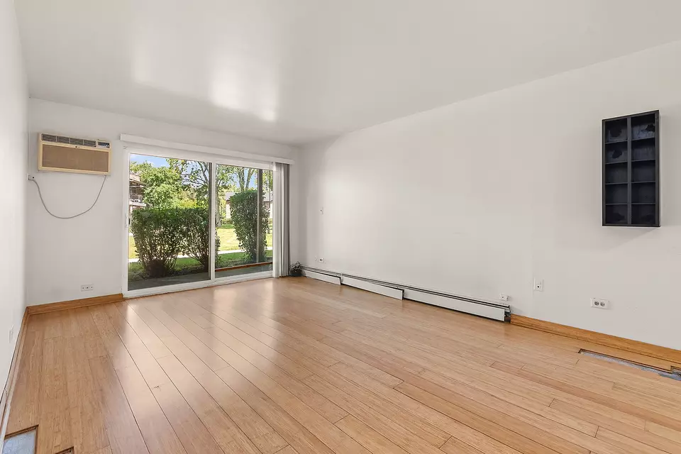 Living - 16 W540 Lake Dr #9-104, Willowbrook, IL 60527 photo 1 of 2