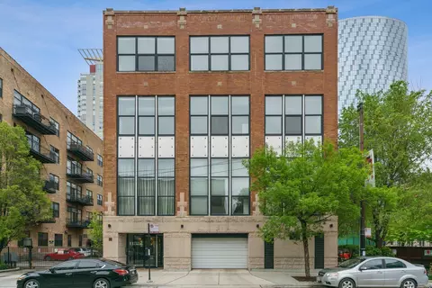 11 N Green St #2D, Chicago, IL 60607