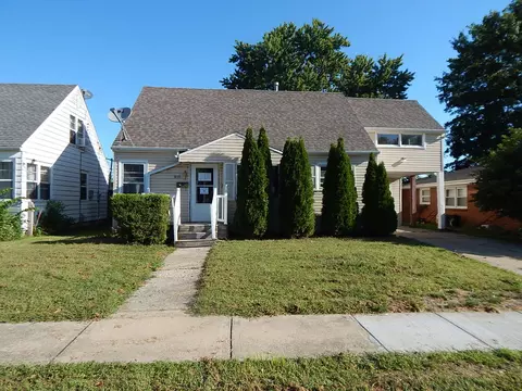 810 W 15th St, Sterling, IL 61081