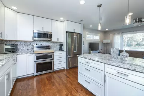 1212 Underwood Ter, Wheaton, IL 60189 photo 8