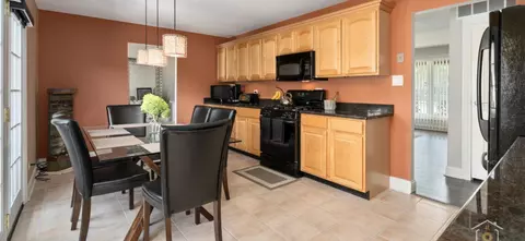 1735 Highland Blvd, Hoffman Estates, IL 60169 photo 12