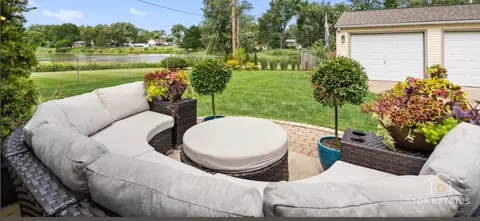 1735 Highland Blvd, Hoffman Estates, IL 60169 photo 19