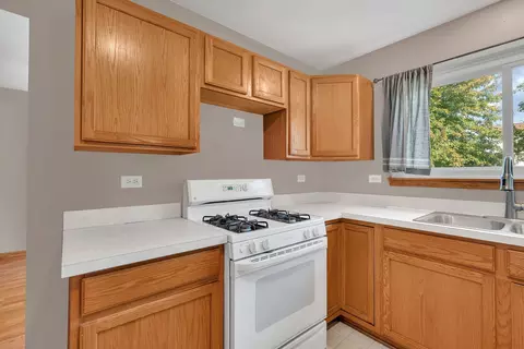 Kitchen - 4215 Bluegrass Ln, Plainfield, IL 60586 photo 4 of 5