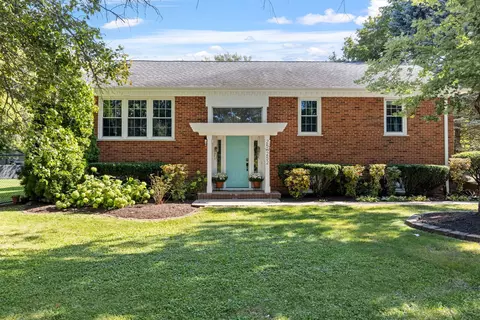 25 W252 Lacey Ave, Naperville, IL 60563