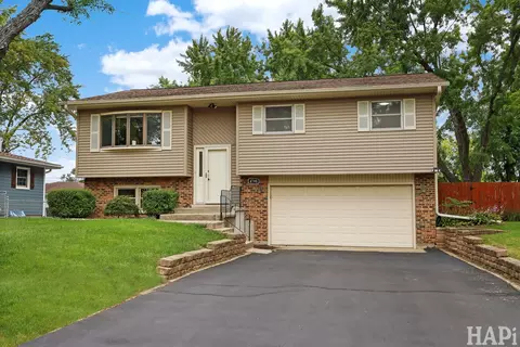 4708 Bonner Dr, Mchenry, IL 60050