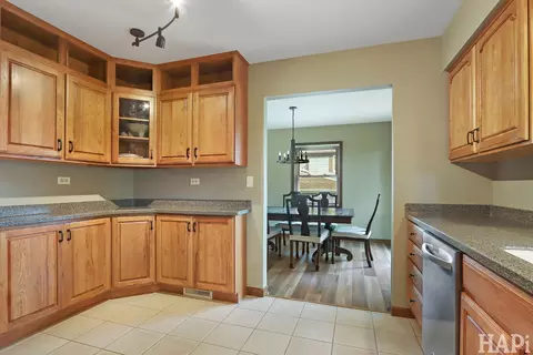Kitchen - 4708 Bonner Dr, Mchenry, IL 60050 photo 3 of 4