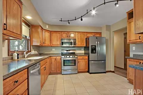 Kitchen - 4708 Bonner Dr, Mchenry, IL 60050 photo 1 of 4