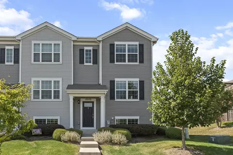 2352 Upland Rd, Pingree Grove, IL 60140