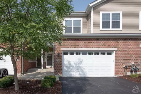 2390 N Newberry Ln, Palatine, IL 60074