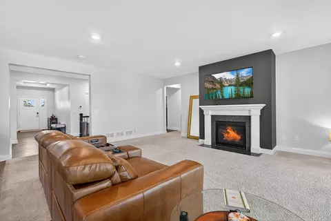 16038 S Selfridge Cir, Plainfield, IL 60586 photo 5