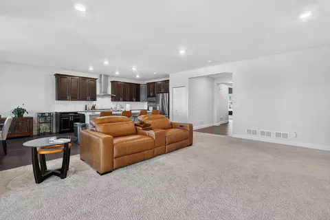 16038 S Selfridge Cir, Plainfield, IL 60586 photo 6