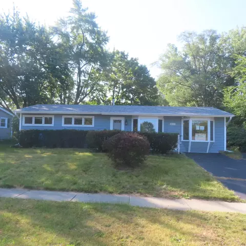 18325 W Lakeview Ter, Gurnee, IL 60031