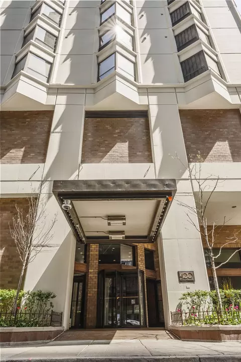 400 E Ohio St #3203, Chicago, IL 60611