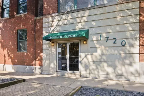 1720 N Marshfield Ave #401, Chicago, IL 60622